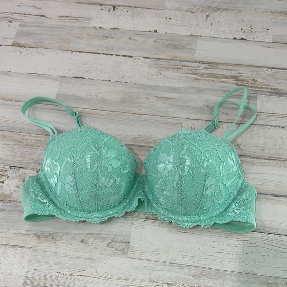 PINK Victoria's Secret Green Lace Underwire Push Up Demi Bra